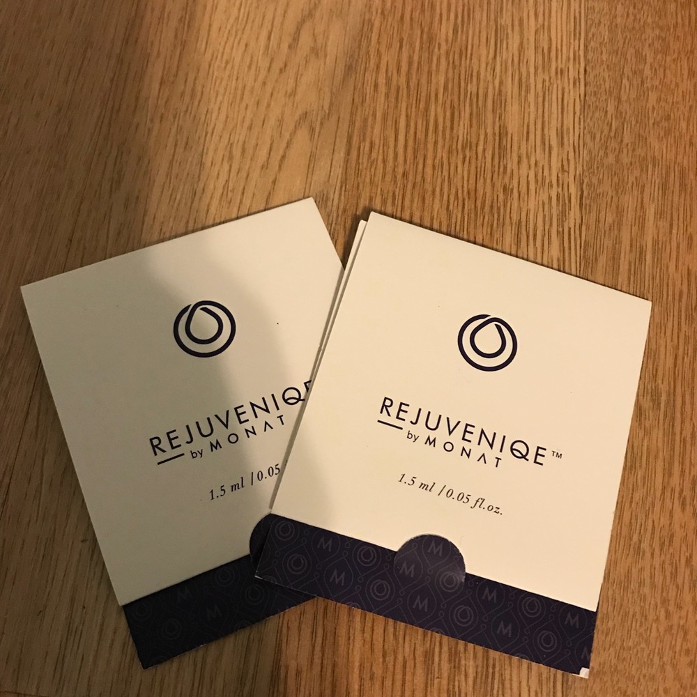 Monat rejuveniqe oil sample